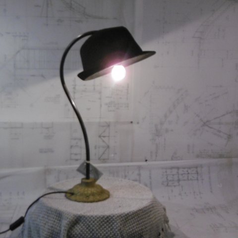 lampe chapeau